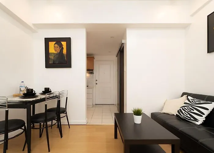 Apartment Comfy Greenbelt - Fiber Wifi & Free Pool Manila
