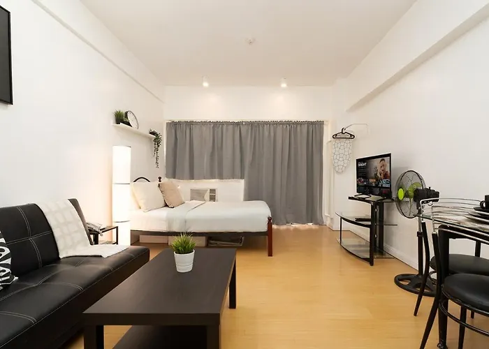 Comfy Greenbelt - Fiber Wifi & Free Pool Apartment Manila