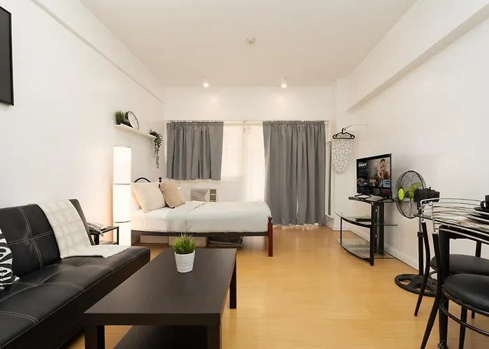 Comfy Greenbelt - Fiber Wifi & Free Pool Apartment Manila